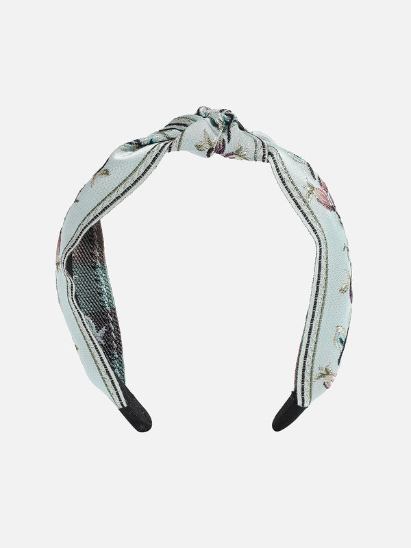 The Fabric Flair: A Stylish Twist To Your Hairstyle