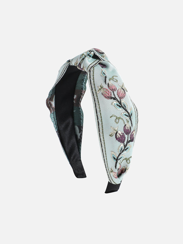 The Fabric Flair: A Stylish Twist To Your Hairstyle