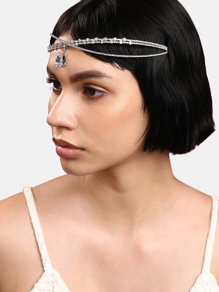 Regal Headpieces: The Glamour Of An Embellished Hairband