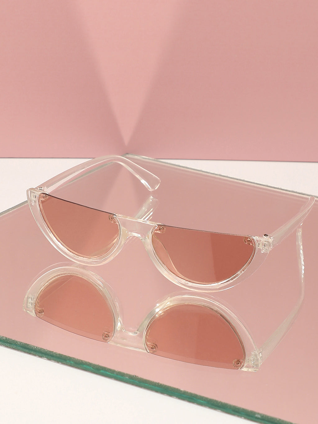 Cleat Frame Tinted Lens Cat Eye Sunglasses