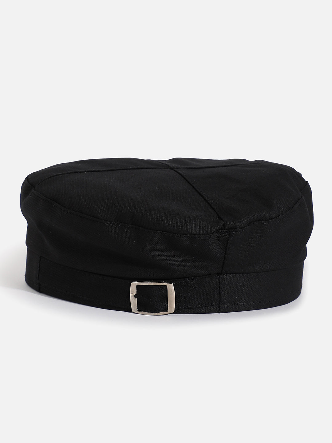 BLACK SOLID BERET HAT WITH BUCKLE DETAIL