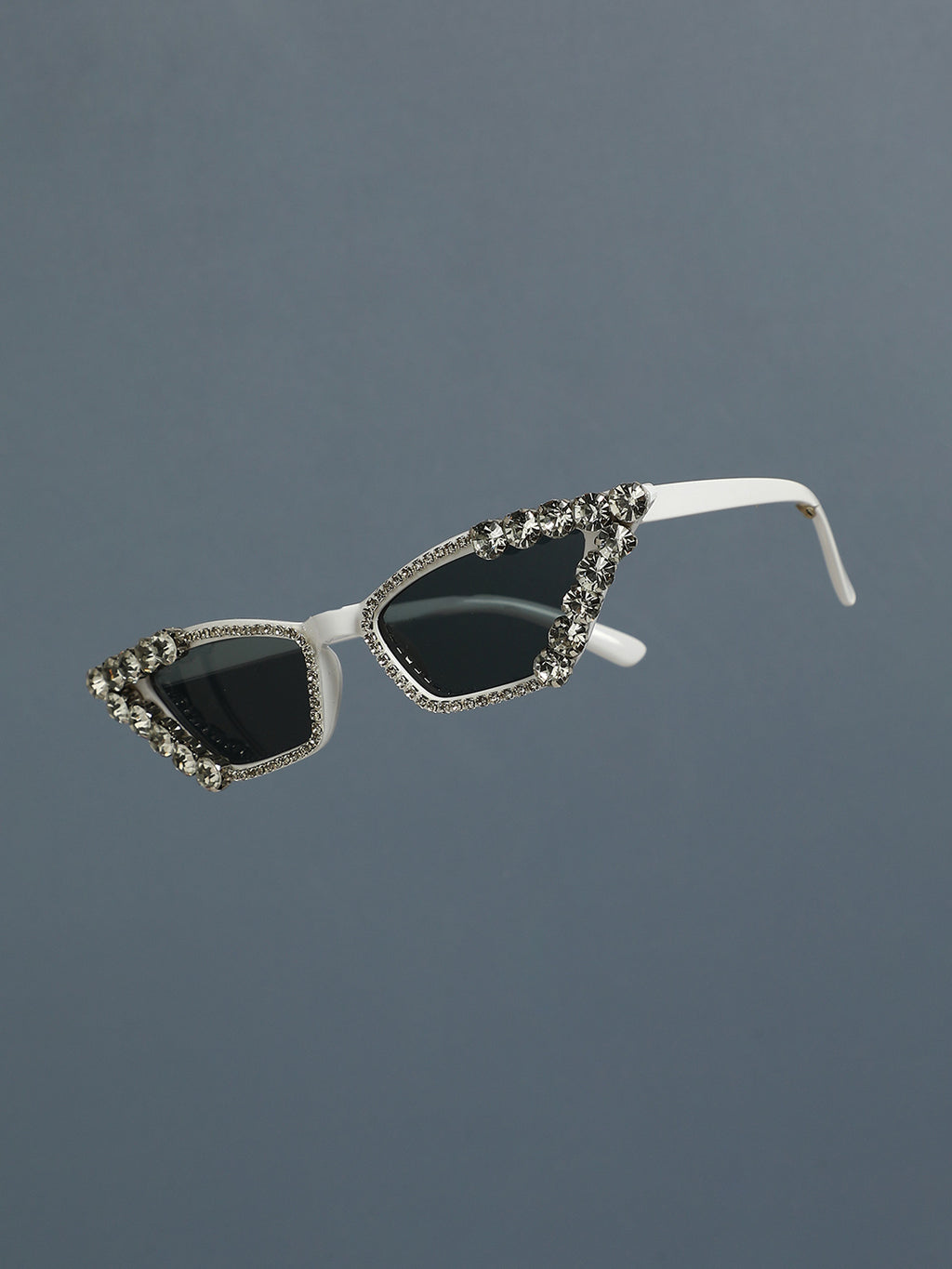 Jeweled Frames: Exquisite Sunglasses