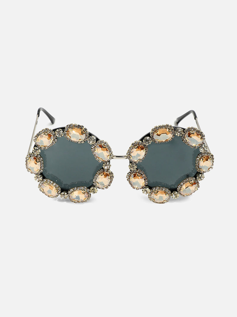 Radiant Frames: Glam Up Your Eyes