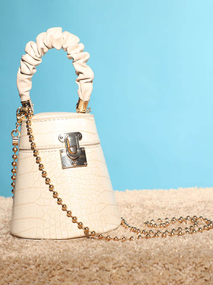 Ripple Cream Bucket Bag