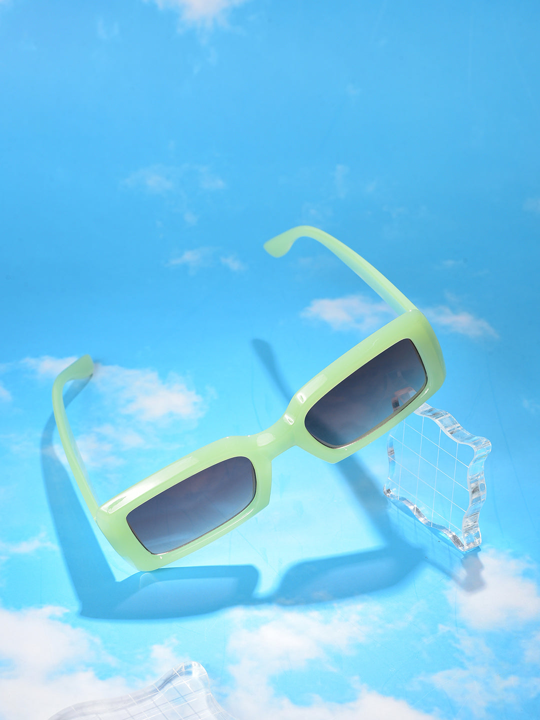 Structured Slinkg Bag With Bucket Hat & Sunglass