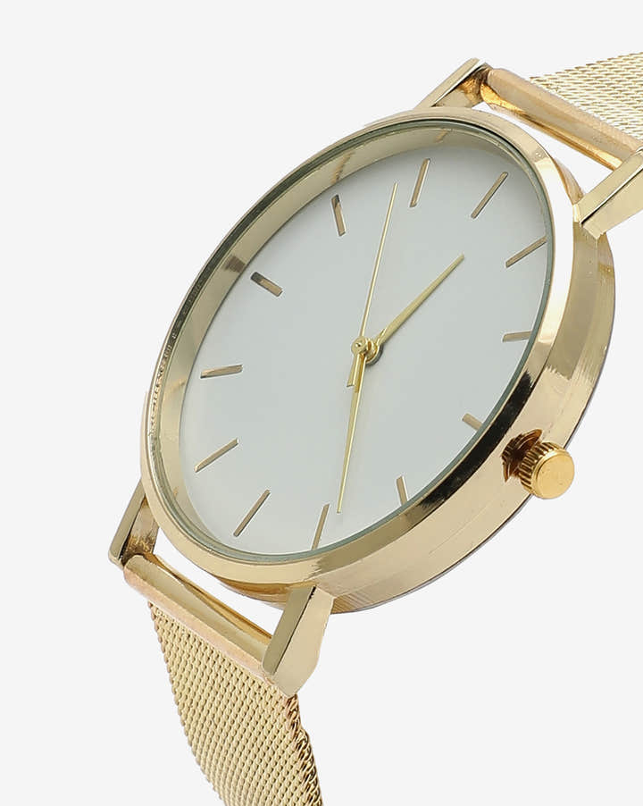 Sleek White Analog Round Dial With Gold Hour Marker & Gold Metal Mesh Strap