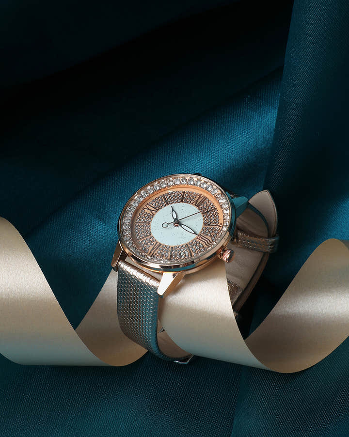 Gold & White Crystal Stone Analog Round Dial With Gold Textured Leather Strap