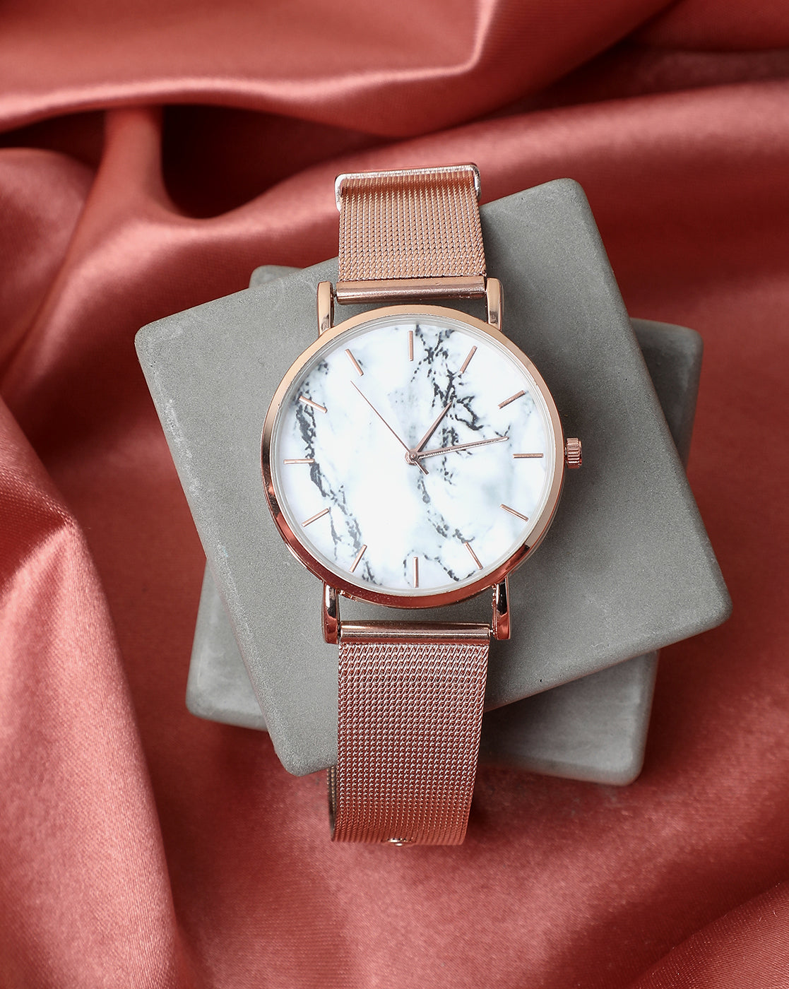 White Marble Analog Round Dial With Gold Metal Mesh Strap