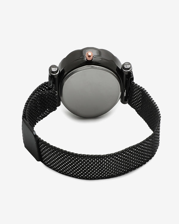 Black Crystal Stone Decorative Analog Round Dial With Black Metal Mesh Strap
