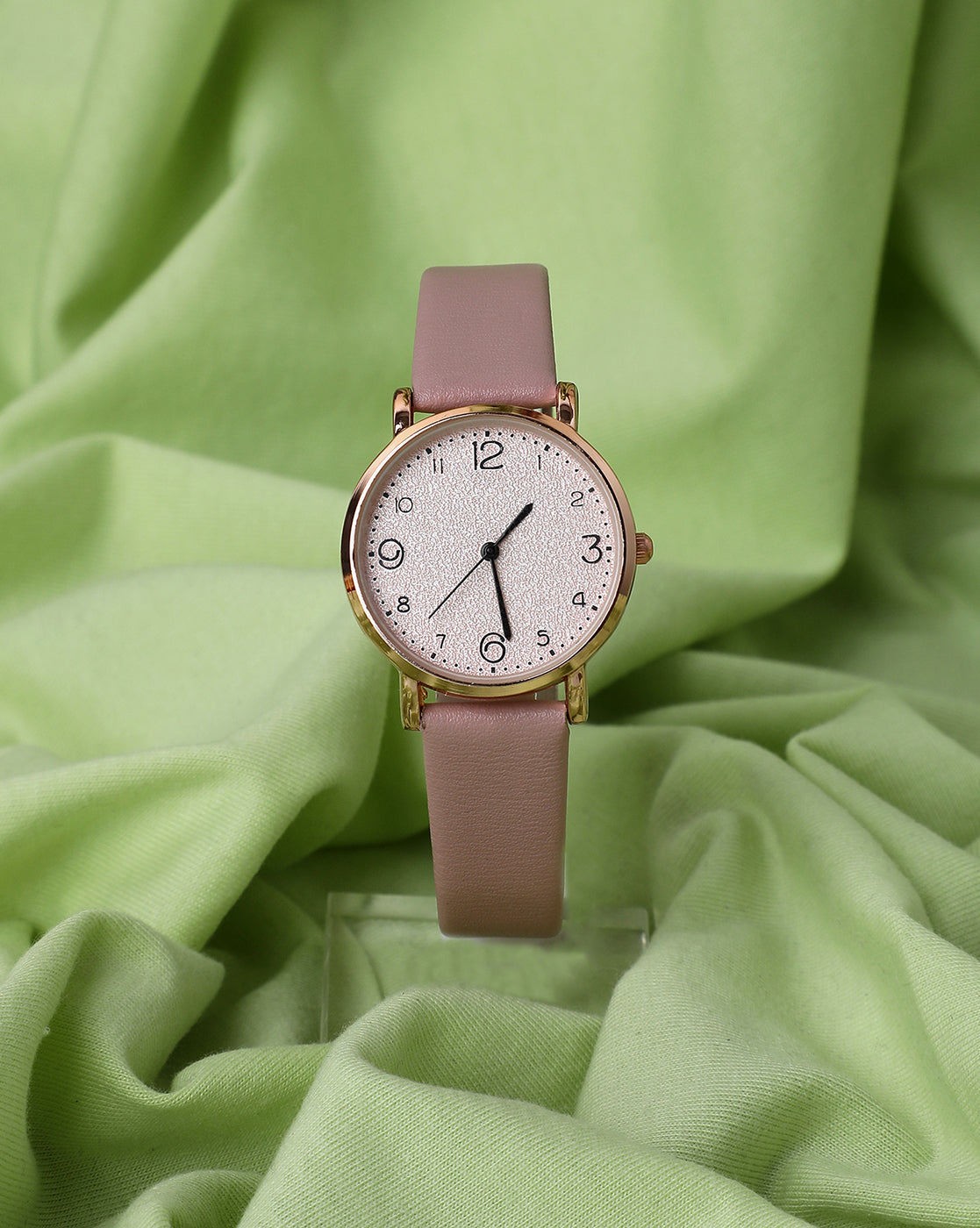 Dusky Pink Analog Round Dial With Black Hour Marker & Pink Leather Strap