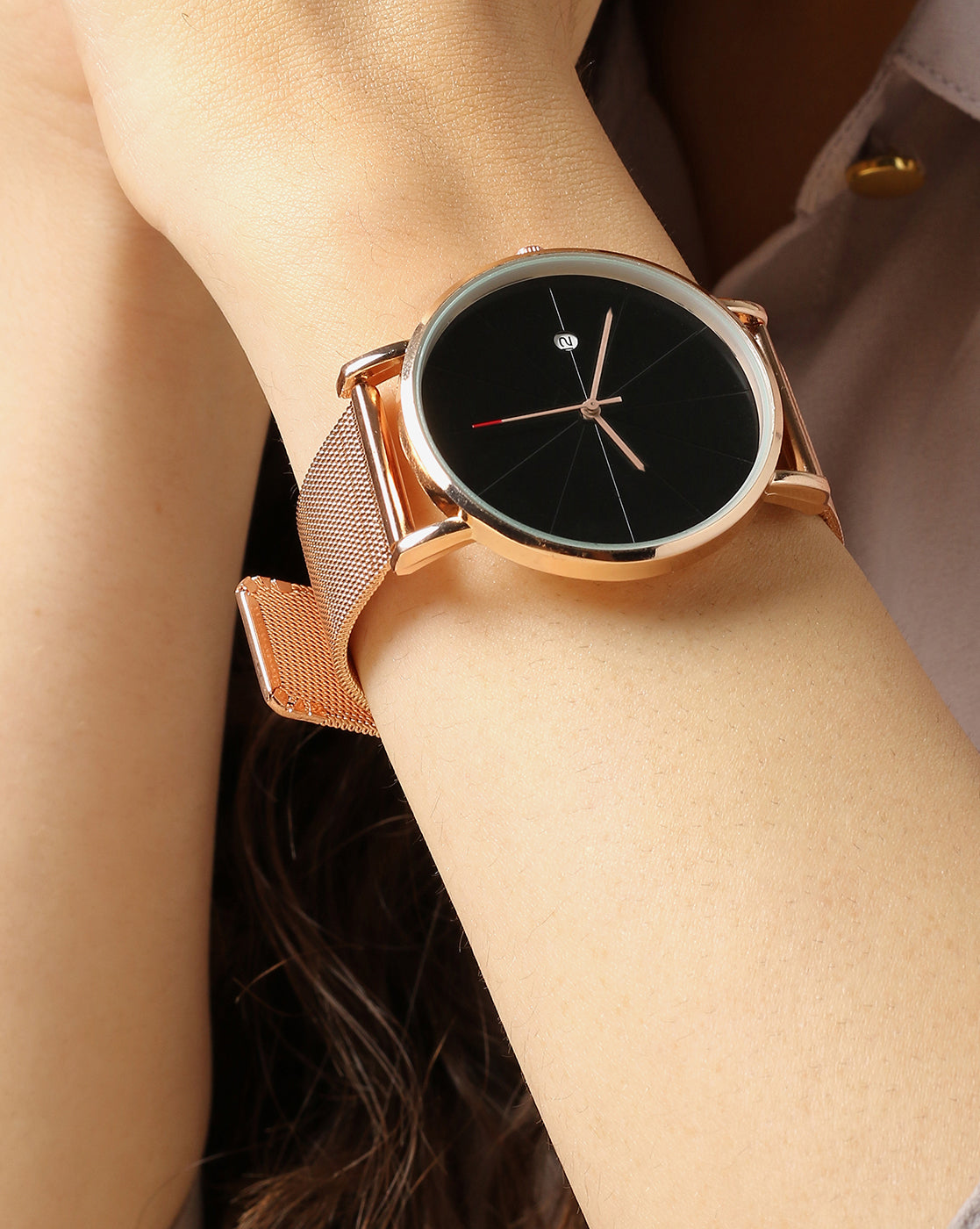 Black Analog Round Dial With White Hour Marker & Rose Gold Metal Mesh Strap