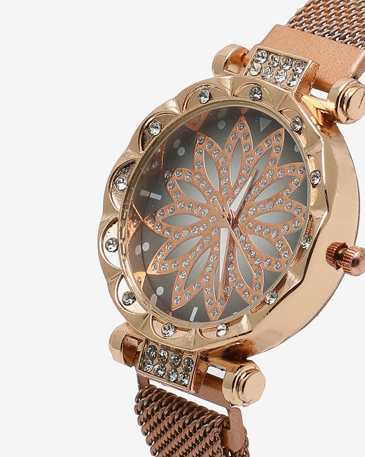 Black & Gold Crystal Stone Decorative Analog Round Dial With Gold Metal Mesh Strap