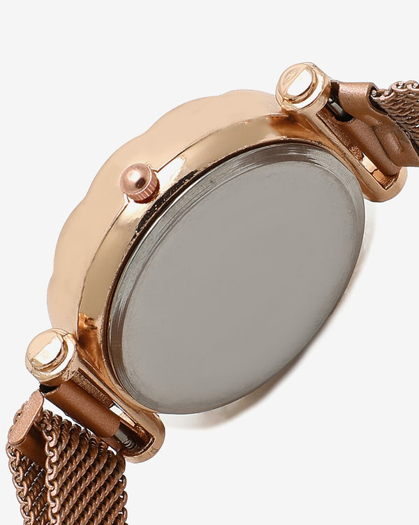 BLACK AND GOLD CRYSTAL STONE DECORATIVE ANALOG ROUND DIAL WITH GOLD METAL MESH STRAP
