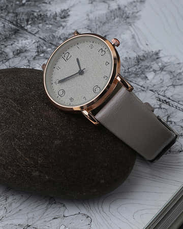 Grey & Gold Analog Round Dial With Black Hour Marker & Grey Leather Strap