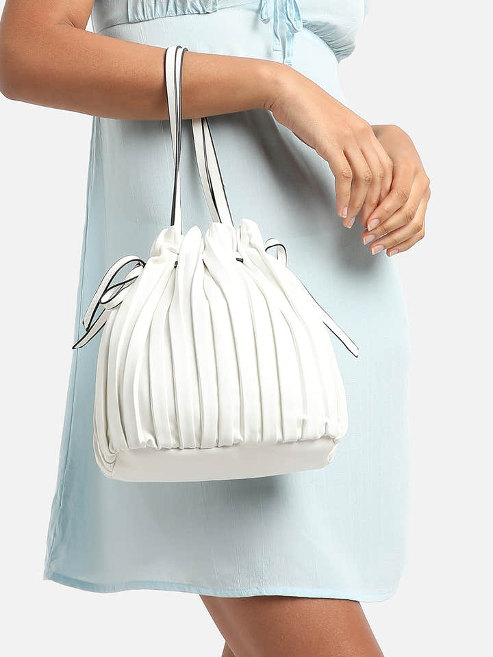 Tug-And-Go White Bucket Bag