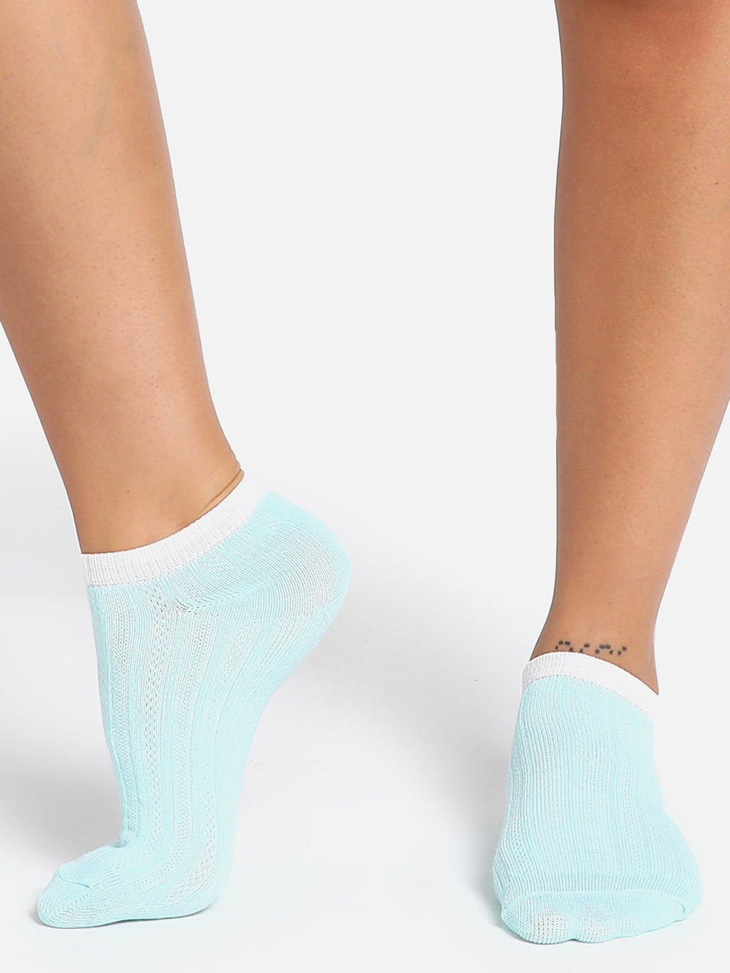 SET OF 4 BLUE ANKLE LEGTH SOCKS