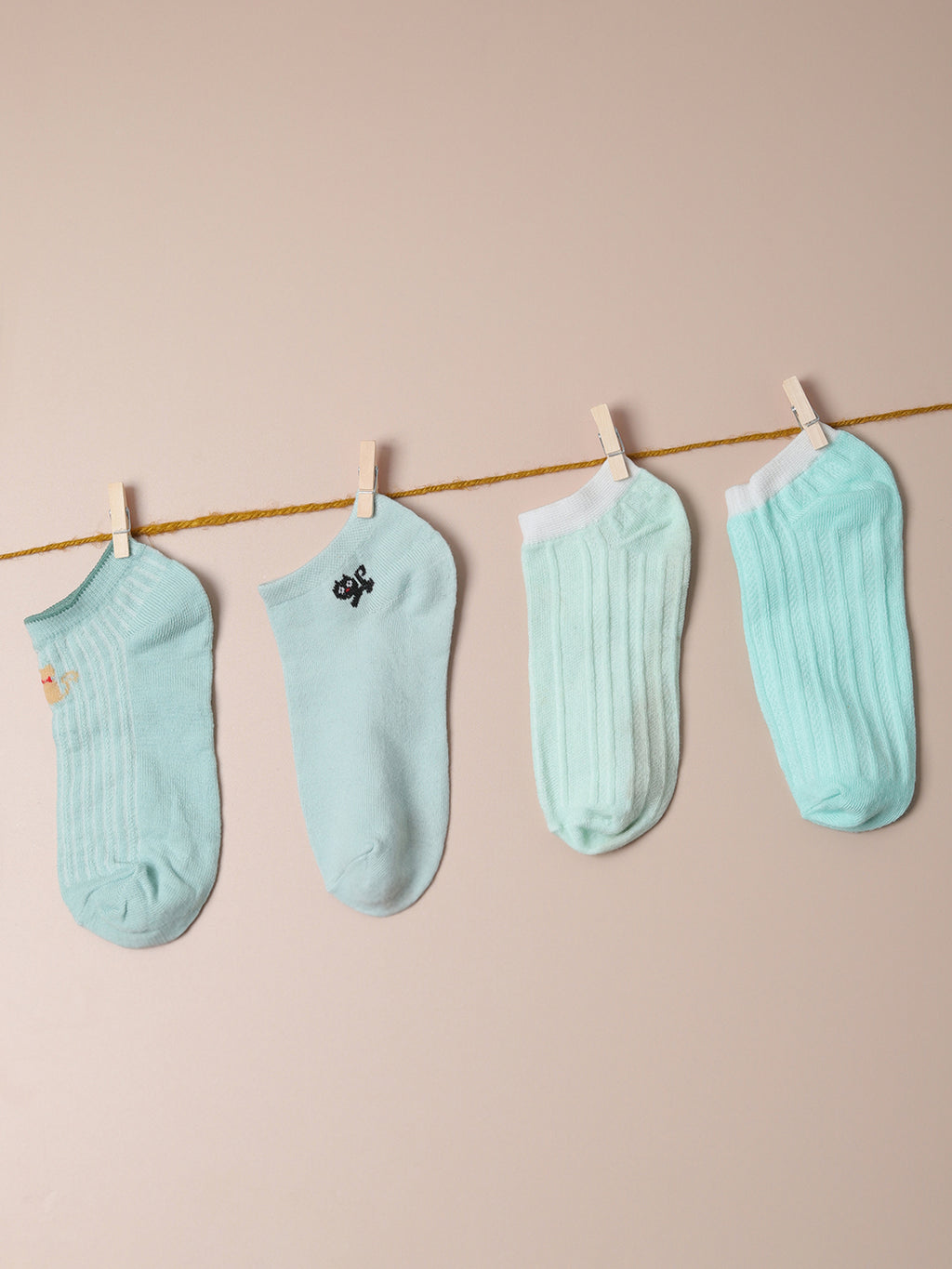 Set Of 4 Blue Ankle Legth Socks