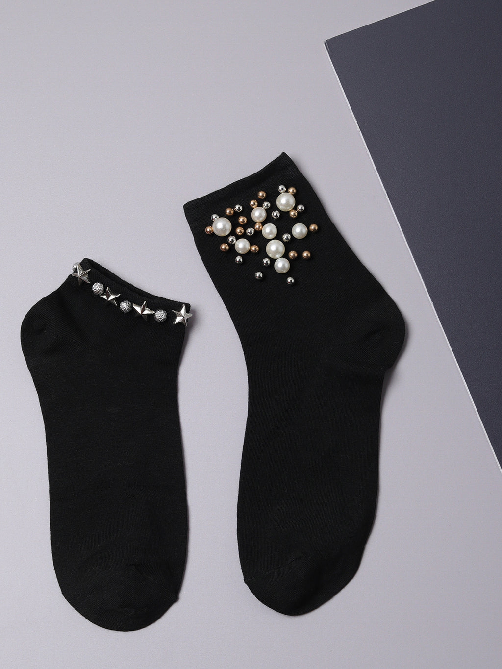 Set Of 2 Embellished Ankle Length Socks