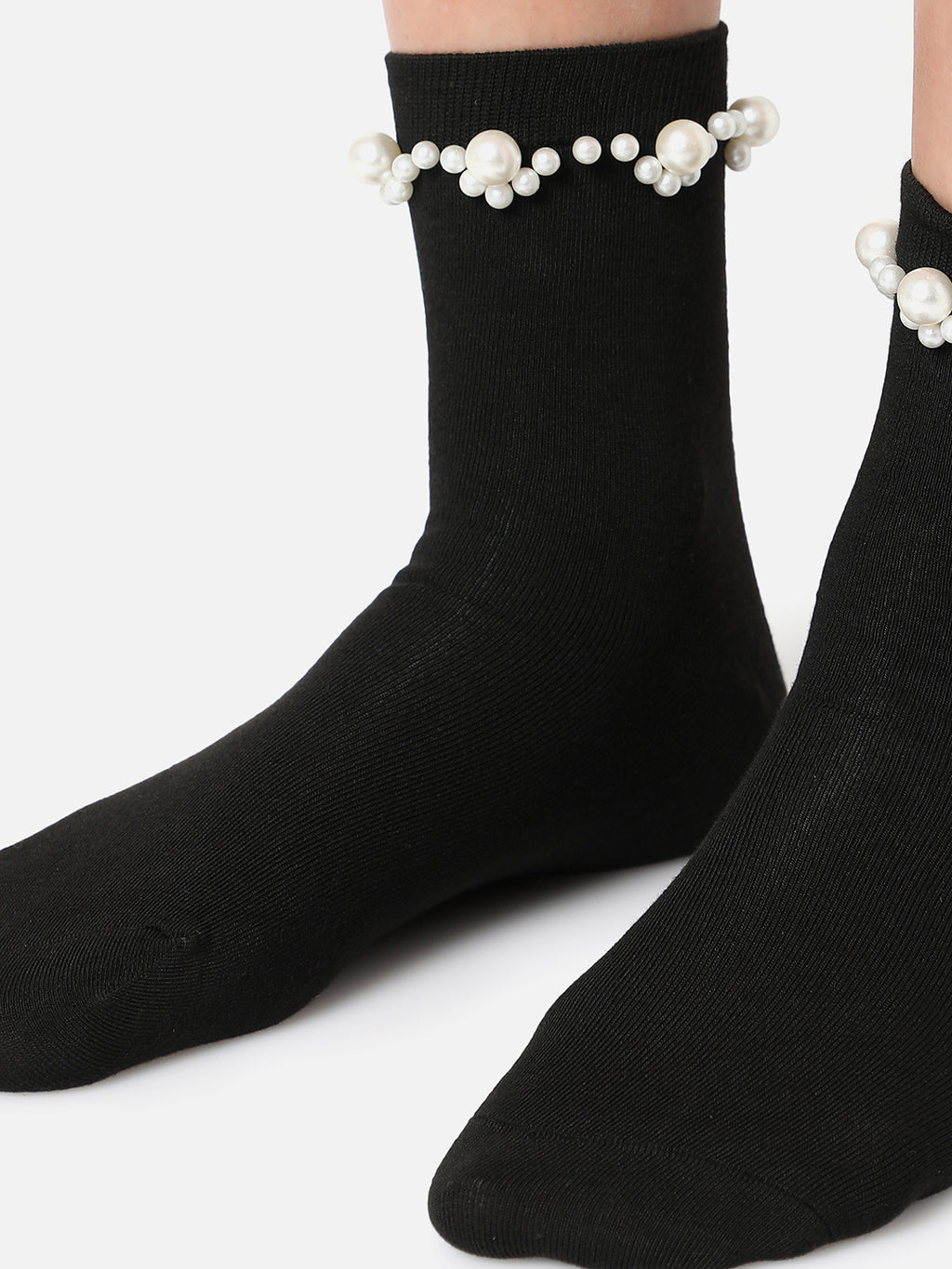 SET OF 2 EMBELLISHED ANKLE LENGTH SOCKS