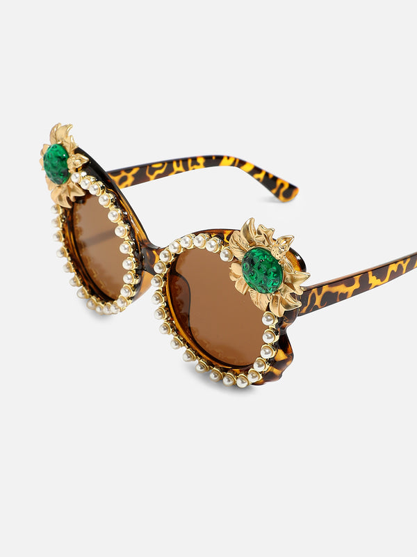 Sparkling Sunnies: Shine in Style